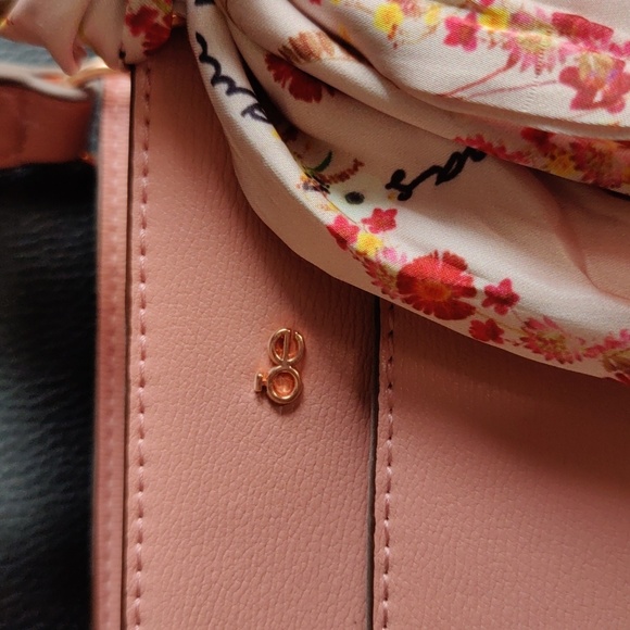 Cloe Handbag - Picture 3 of 5